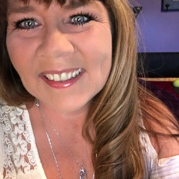 Clothes horse wanting to share! - Picture 1 of 4